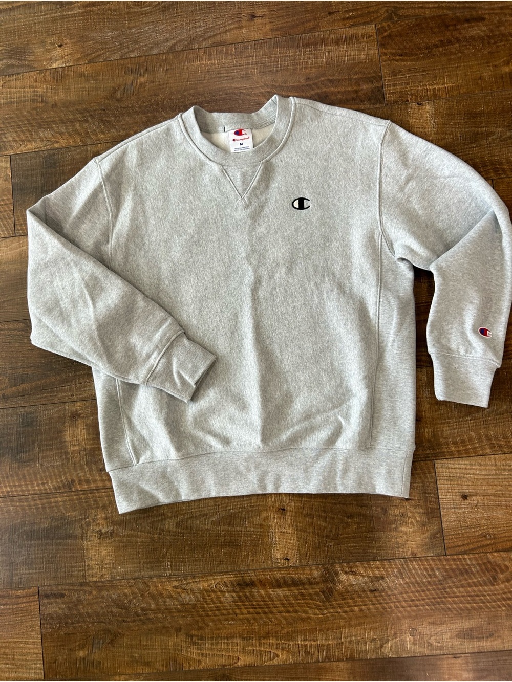 Champion Women’s Gray Crewneck Sweatshirt
Size M